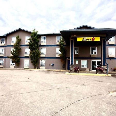 Super 8 By Wyndham Whitecourt Hotel Exterior foto