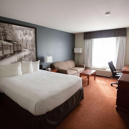 Super 8 By Wyndham Whitecourt Hotel Exterior foto