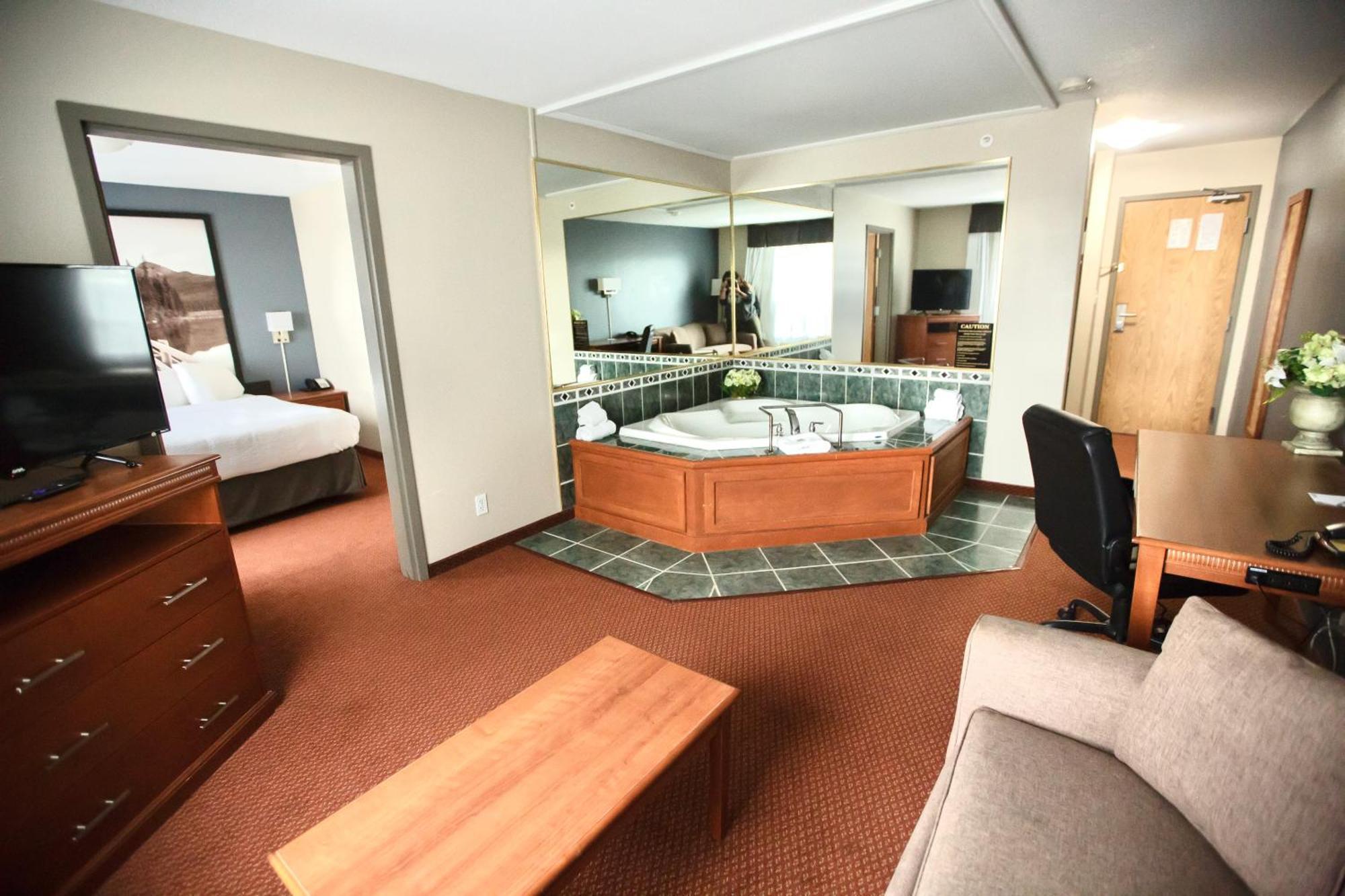 Super 8 By Wyndham Whitecourt Hotel Exterior foto