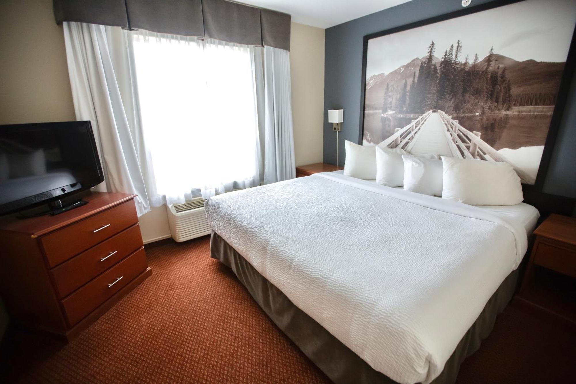 Super 8 By Wyndham Whitecourt Hotel Exterior foto