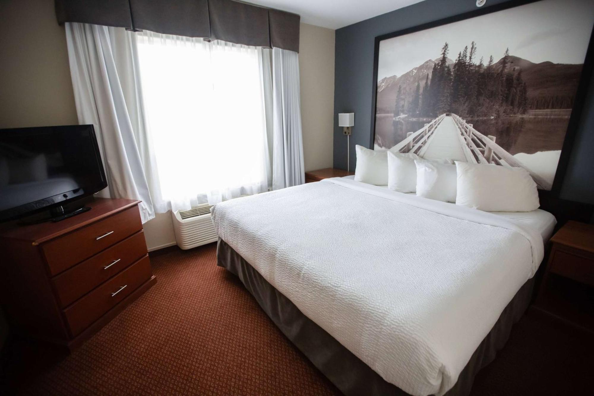 Super 8 By Wyndham Whitecourt Hotel Exterior foto
